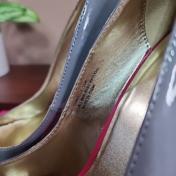 Shoe Dazzle Pink Bottom Stilleto Heels. Size 10M - Picture 5 of 6